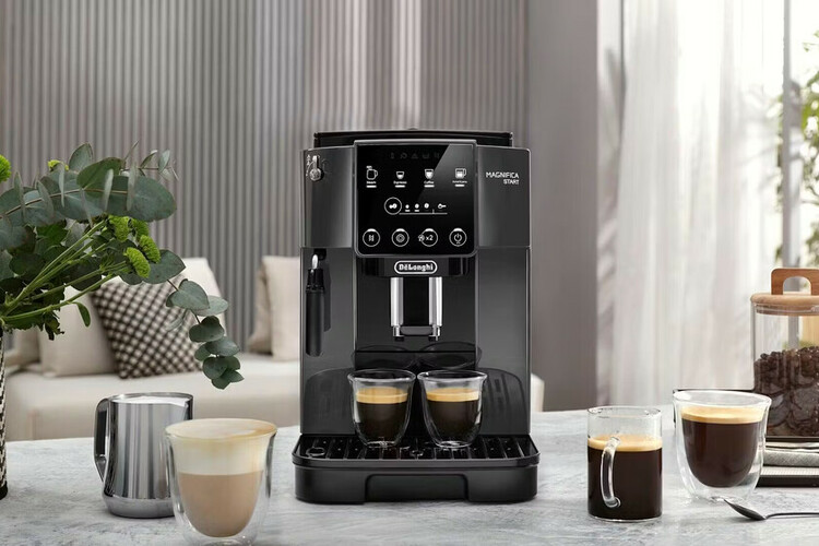 Cafetera superautomática  De'Longhi Magnifica S ECAM22.113.B, Molinillo  integrado, Sistema Thermoblock, Vaporizador, 1450 W, 15 bar, Negro